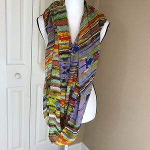 Colorful scarf great condition infinity style, easy to wear & add a pop of color